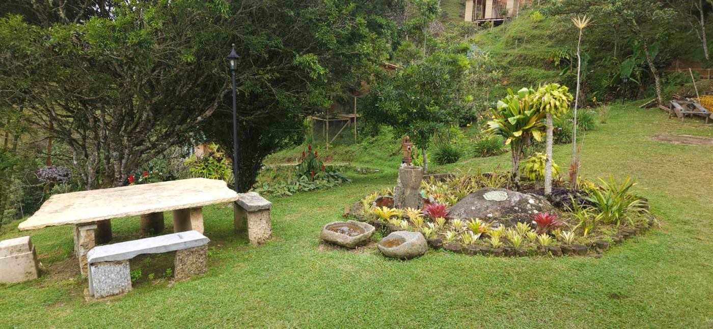 Jard&iacute;n Casa T&iacute;pica